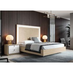 Dormitorio de estilo nórdico en colores amazona y Blanco, con mesitas y bancada a juego