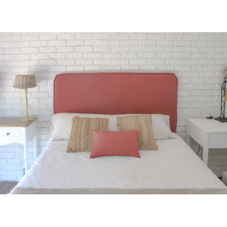 Dormitorio con cabecero tapizado en tejido Nattur Cotton, color Terracota. Serie C