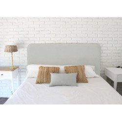 Dormitorio con cabecero tapizado en tejido Linetex, color Perla. Serie A