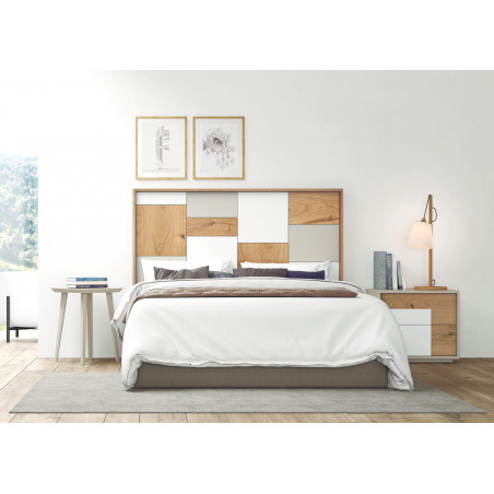 Ambiente de dormitorio con cabecero de plafones en chapa natural y lacado