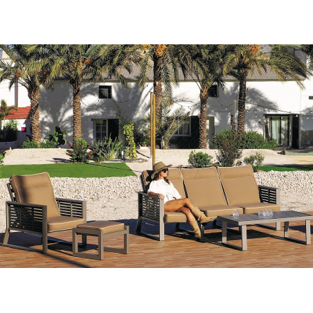 Conjunto para terraza con respaldo reclinable en color champagne y marrón